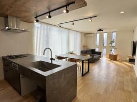 福岡県福岡市西区石丸２丁目