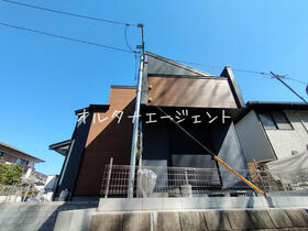 東京都八王子市元八王子町１丁目