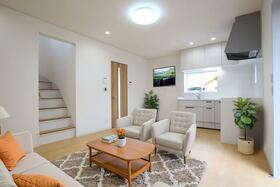 東京都八王子市元八王子町３丁目