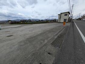 徳島県吉野川市鴨島町西麻植字新田