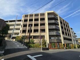 東京都新宿区弁天町