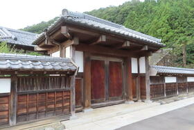 東京都八王子市南浅川町