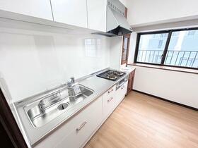 山口県下関市長府松小田本町