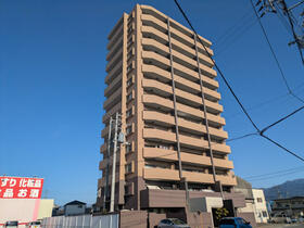 リュクスガーデン東温駅前通り