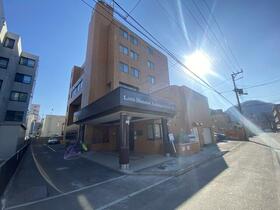 北海道札幌市中央区南八条西１８丁目