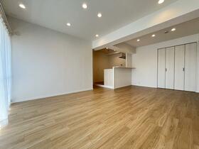 愛知県名古屋市中区栄１丁目