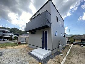 愛媛県伊予郡砥部町岩谷口