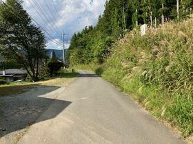 山梨県南都留郡忍野村忍草
