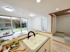 ディーレスティア越谷赤山町