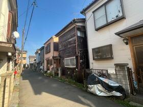 埼玉県越谷市大字北川崎