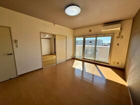 神奈川県厚木市岡田５丁目