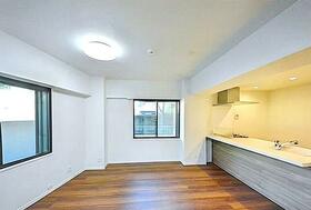 ハイ・トリオ赤坂８丁目