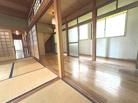 石川県白山市鶴来知守町