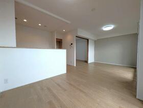 大阪府大阪市旭区高殿３丁目