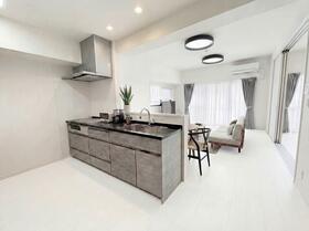 福岡県福岡市中央区荒戸３丁目