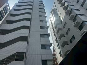 ツインタワー西公園