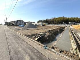 石川県能美市佐野町