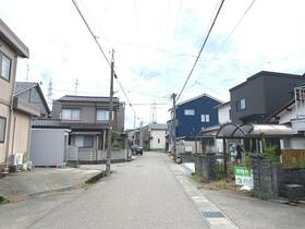 石川県白山市坂尻町