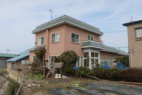 青森県黒石市大字中川字篠村