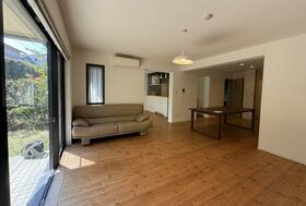 神奈川県三浦郡葉山町一色