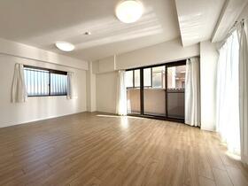 愛知県岩倉市西市町西市前