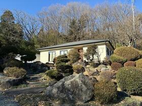 山梨県北杜市小淵沢町松向