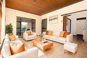 東京都八王子市暁町１丁目