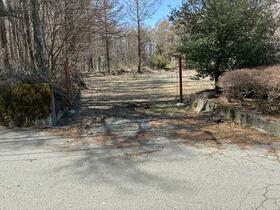 山梨県南都留郡忍野村忍草