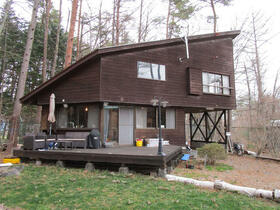 山梨県南都留郡鳴沢村−