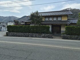 兵庫県豊岡市日高町岩中