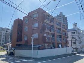 福岡県福岡市中央区平尾４丁目