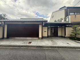 京都府京都市左京区下鴨膳部町