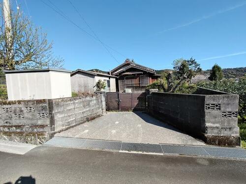 土地, 愛媛県 南宇和郡愛南町