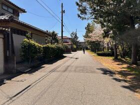 石川県白山市千代野東３丁目