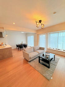 ライオンズガーデン泉中央