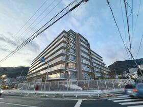 兵庫県神戸市灘区鶴甲３丁目