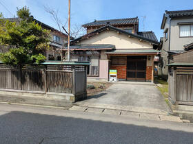 富山県高岡市中曽根