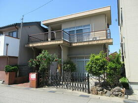 富山県富山市栄町２丁目