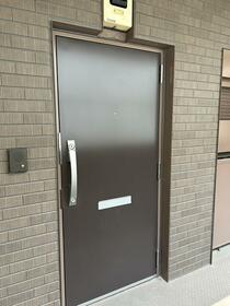 東京都港区南青山３丁目