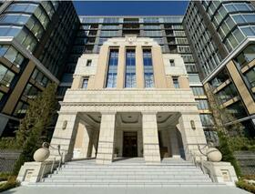 東京都港区三田１丁目