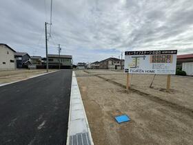 三重県亀山市能褒野町