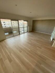 大阪府大阪市住之江区南港中３丁目