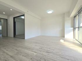 愛知県名古屋市港区港栄４丁目