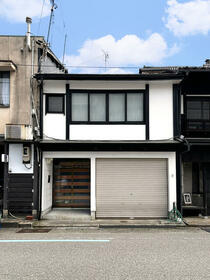 富山県富山市八尾町上新町