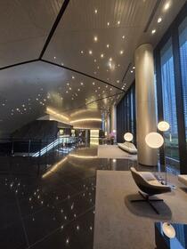 ＤＥＵＸ　ＴＯＵＲＳ（ドゥ・トゥール）