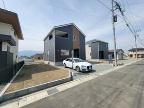 山梨県中央市成島