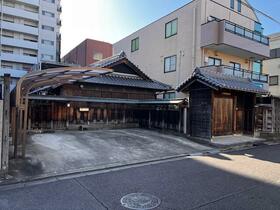 三重県津市西丸之内