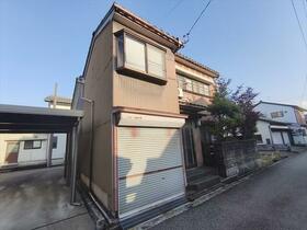 富山県射水市三日曽根