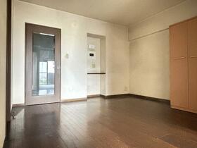 埼玉県八潮市緑町３丁目