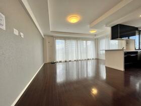 北海道札幌市西区八軒一条西１丁目